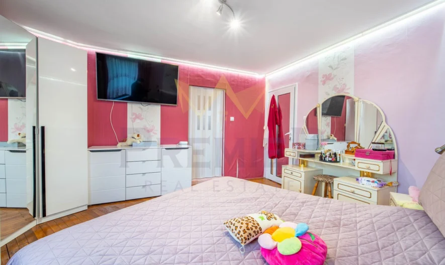 Луксозна фамилна къща в кв. Аспарухово - - снимка 10 - Имоти Премиер