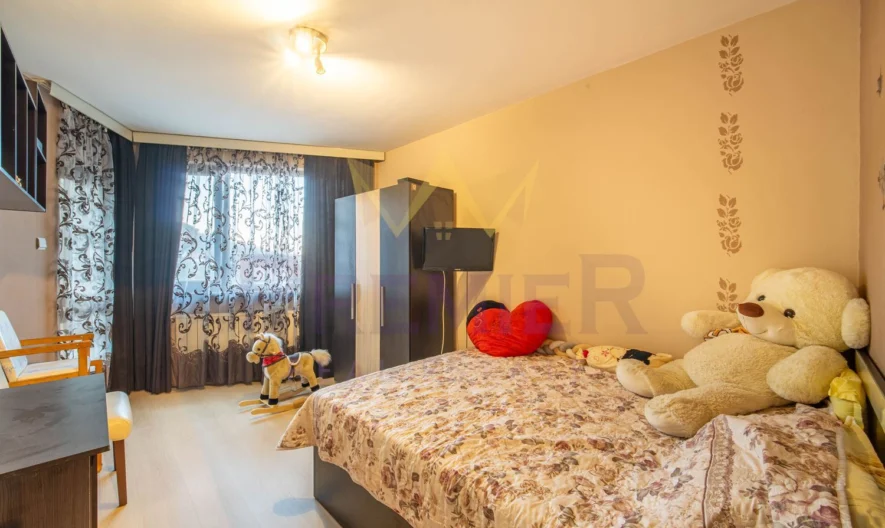 Луксозна фамилна къща в кв. Аспарухово - - снимка 14 - Имоти Премиер