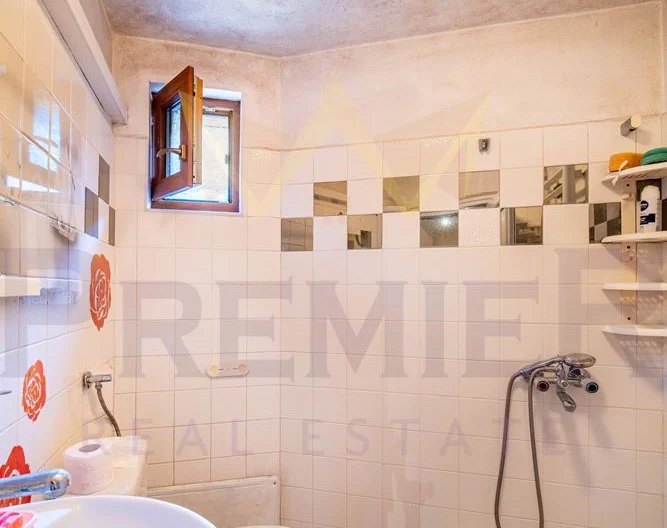 Луксозна фамилна къща в кв. Аспарухово - - снимка 25 - Имоти Премиер