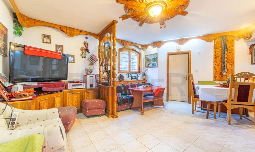 Луксозна фамилна къща в кв. Аспарухово - - снимка 28 - Имоти Премиер