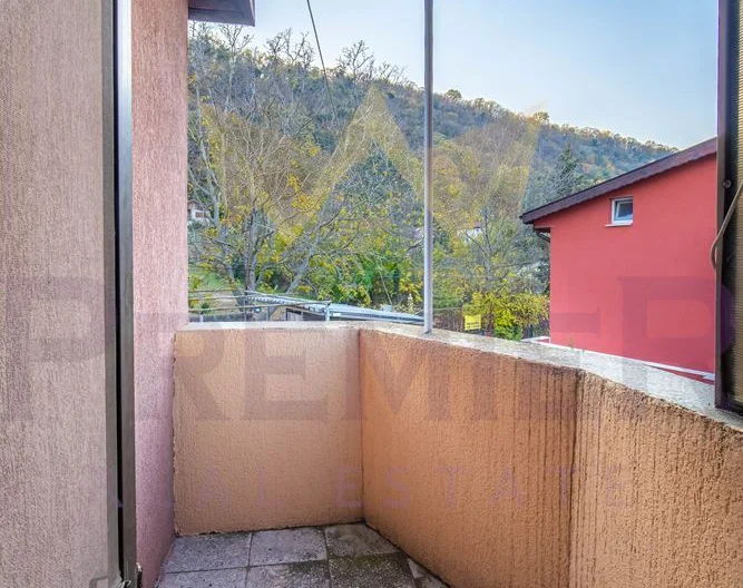 Луксозна фамилна къща в кв. Аспарухово - - снимка 37 - Имоти Премиер