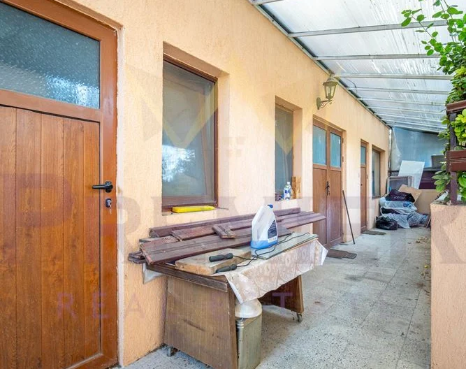 Луксозна фамилна къща в кв. Аспарухово - - снимка 45 - Имоти Премиер