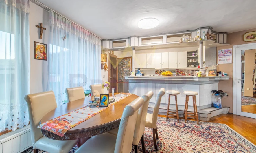 Луксозна фамилна къща в кв. Аспарухово - - снимка 5 - Имоти Премиер