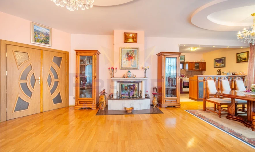 Луксозна къща с басейн и морска гледка -  - снимка 1 - Имоти Премиер