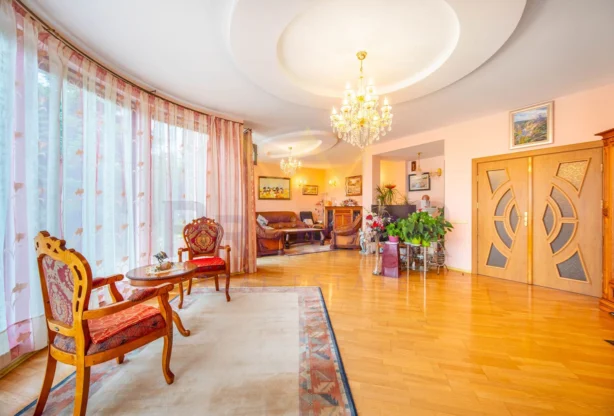 Агенция за недвижими имоти - Имоти Премиер - имот - 1036068, Цена: 990000 EUR