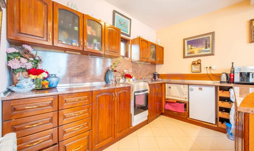 Луксозна къща с басейн и морска гледка - - снимка 21 - Имоти Премиер