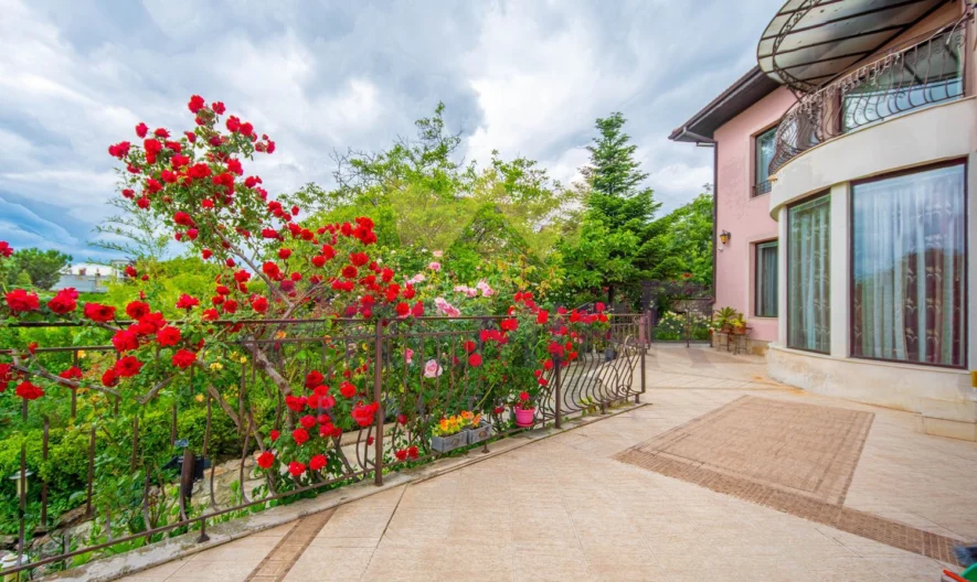 Луксозна къща с басейн и морска гледка -  - снимка 33 - Имоти Премиер