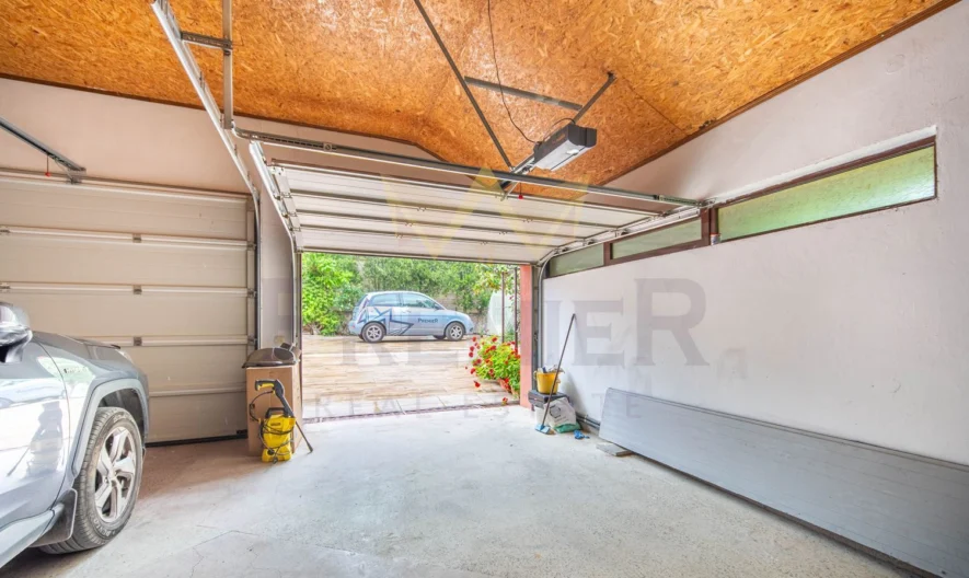 Луксозна къща с басейн и морска гледка -  - снимка 37 - Имоти Премиер