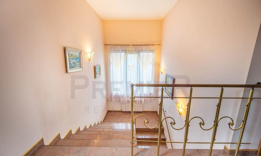 Луксозна къща с басейн и морска гледка - - снимка 4 - Имоти Премиер