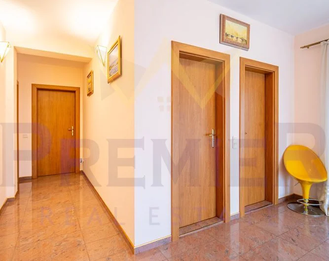 Луксозна къща с басейн и морска гледка - - снимка 5 - Имоти Премиер