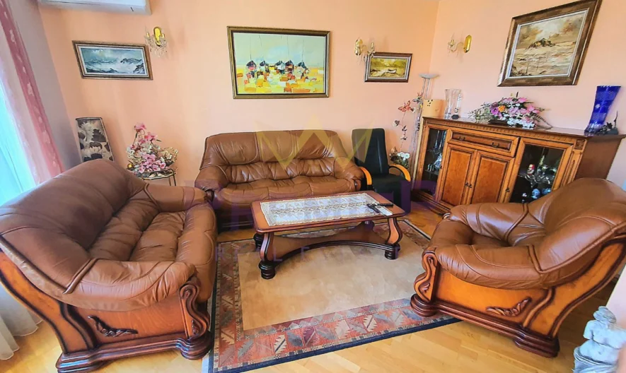 Луксозна къща с басейн и морска гледка - - снимка 53 - Имоти Премиер