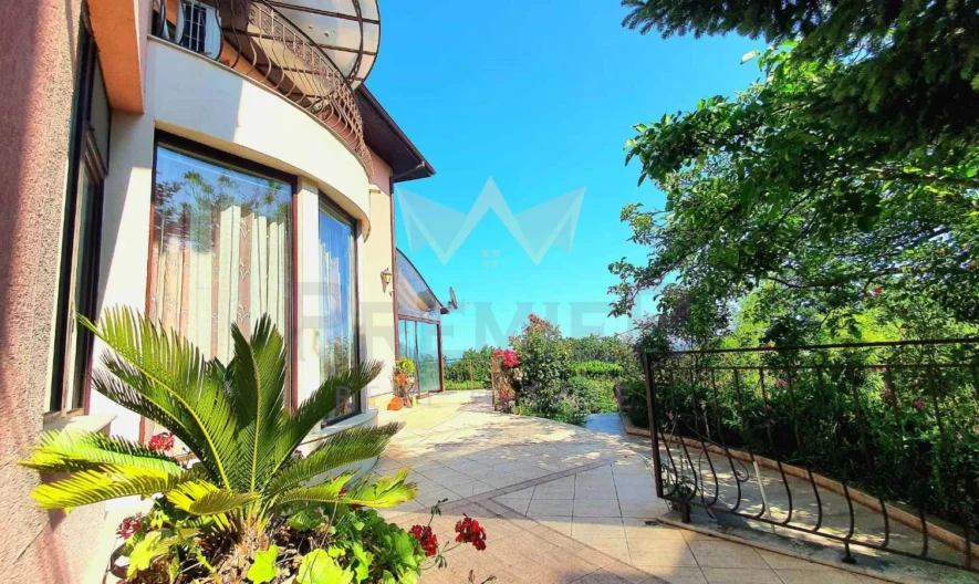 Луксозна къща с басейн и морска гледка - - снимка 62 - Имоти Премиер