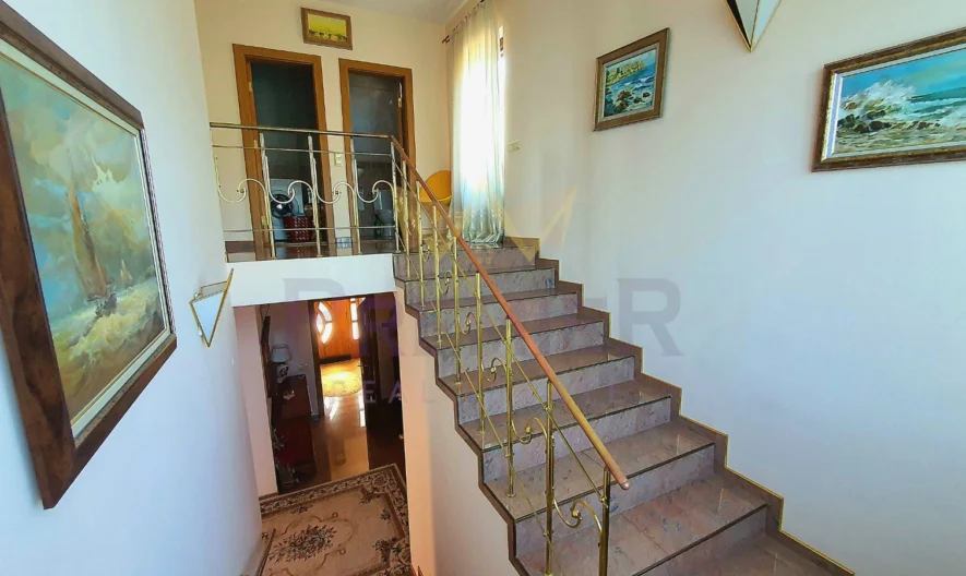 Луксозна къща с басейн и морска гледка - - снимка 67 - Имоти Премиер