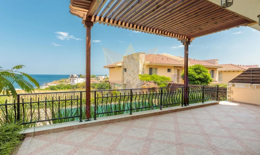 Луксозна къща с басейн и морска панорама в Лозенец – престиж, комфорт и уединение край морето -  - снимка 16 - Имоти Премиер