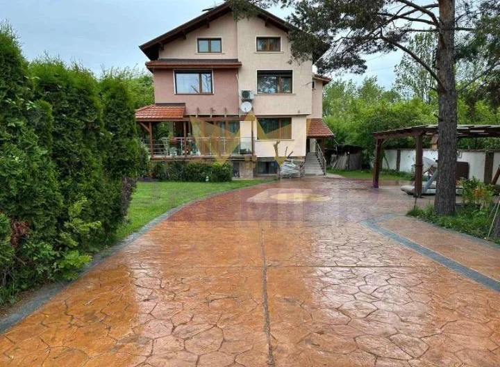 Луксозна къща в гр. Банкя -  - снимка 13 - Имоти Премиер