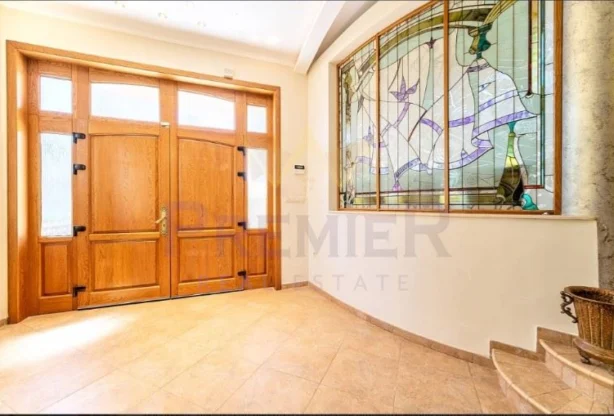 Агенция за недвижими имоти - Имоти Премиер - имот - 627145, Цена: 990000 EUR