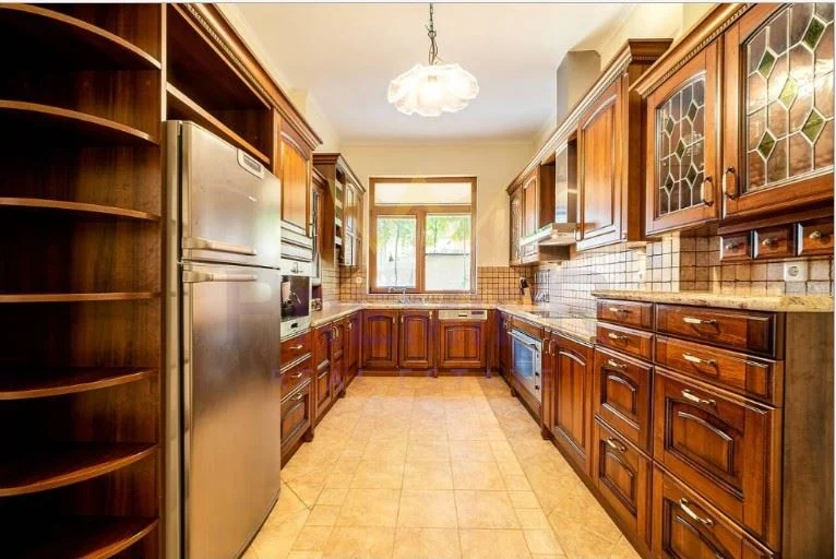 Луксозна къща в м-т Евксиновград - - снимка 8 - Имоти Премиер