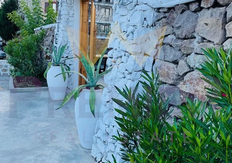 Луксозна къща в Несебър – на Метри от плажа -  - снимка 15 - Имоти Премиер