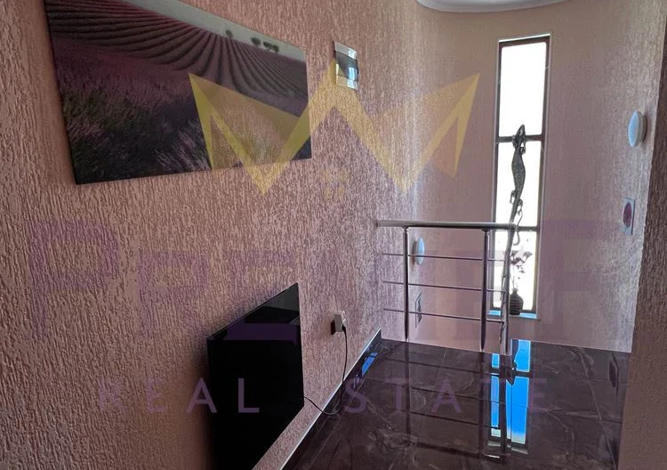 Луксозна триетажна къща в село Оброчище -  - снимка 22 - Имоти Премиер