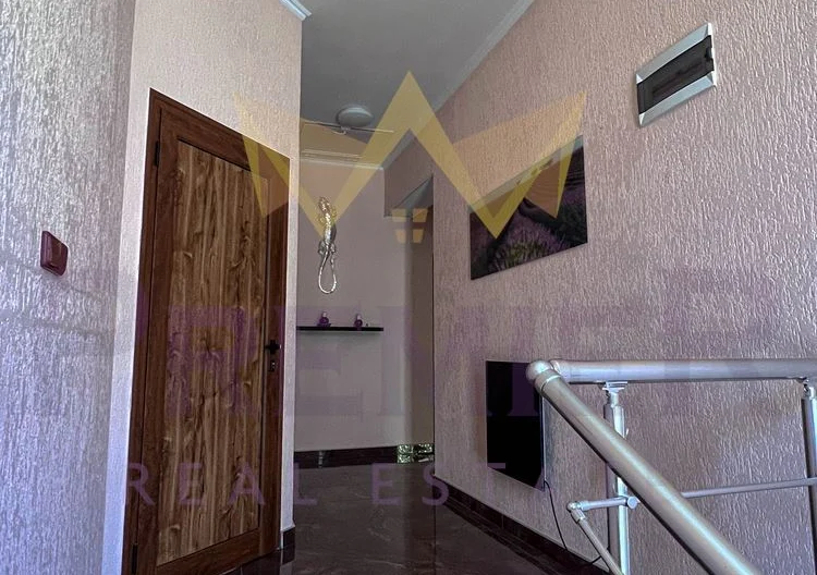 Луксозна триетажна къща в село Оброчище -  - снимка 25 - Имоти Премиер