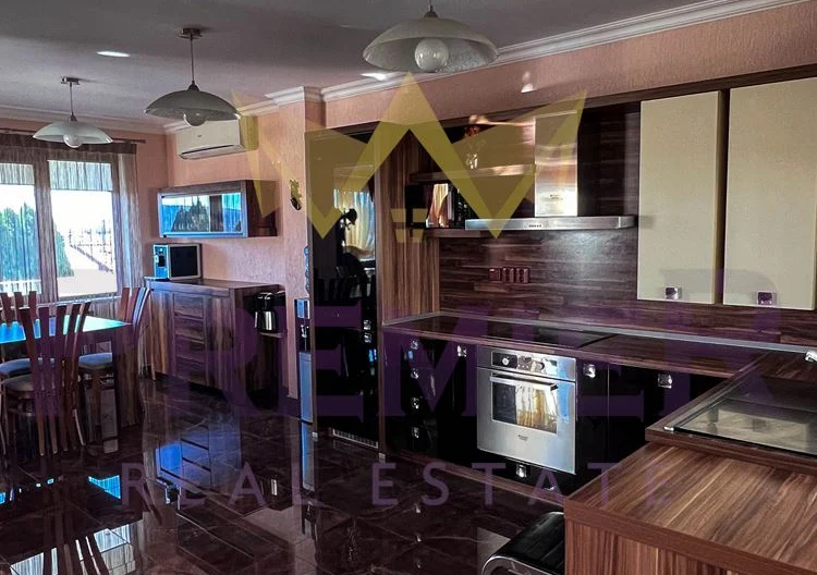 Луксозна триетажна къща в село Оброчище - - снимка 32 - Имоти Премиер