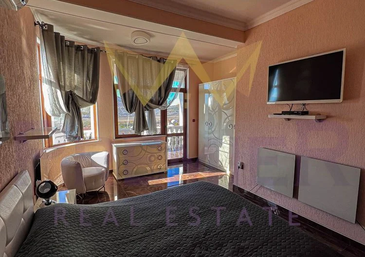 Луксозна триетажна къща в село Оброчище - - снимка 4 - Имоти Премиер