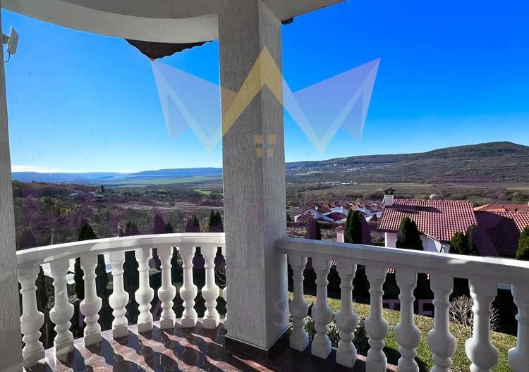 Луксозна триетажна къща в село Оброчище -  - снимка 8 - Имоти Премиер