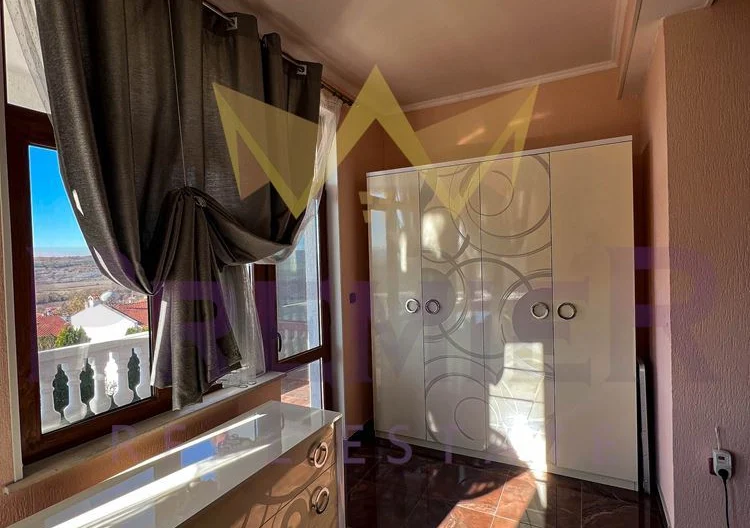 Луксозна триетажна къща в село Оброчище - - снимка 8 - Имоти Премиер