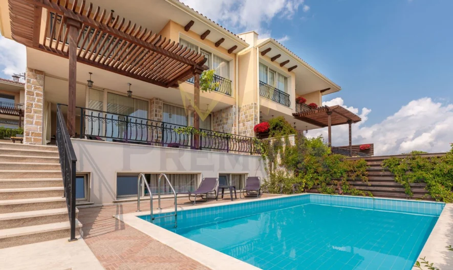 Луксозна вила с морска панорама и басейн на 150 м от плажа в Лозенец -  - снимка 1 - Имоти Премиер