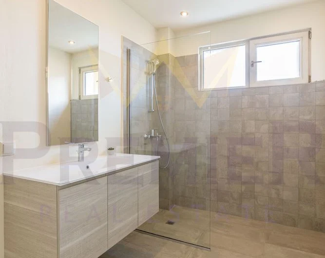 Луксозна вила с морска панорама и басейн на 150 м от плажа в Лозенец -  - снимка 14 - Имоти Премиер