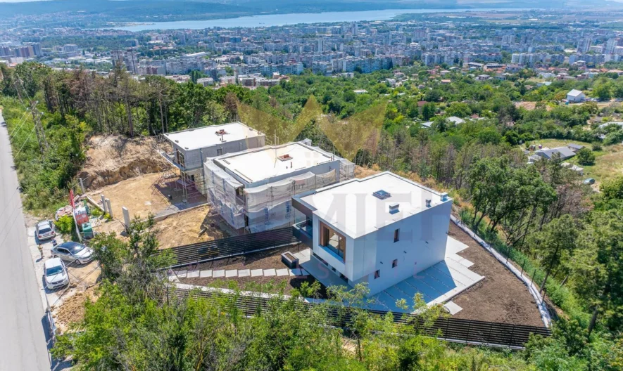 Луксозни къщи с ТОП ПАНОРАМА КЪМ ЦЕЛИЯТ ГРАД в м-т Пчелина, гр. Варна -  - снимка 35 - Имоти Премиер