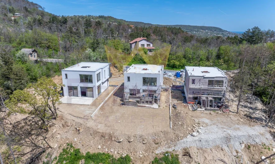 Луксозни къщи с ТОП ПАНОРАМА КЪМ ЦЕЛИЯТ ГРАД в м-т Пчелина, гр. Варна -  - снимка 36 - Имоти Премиер
