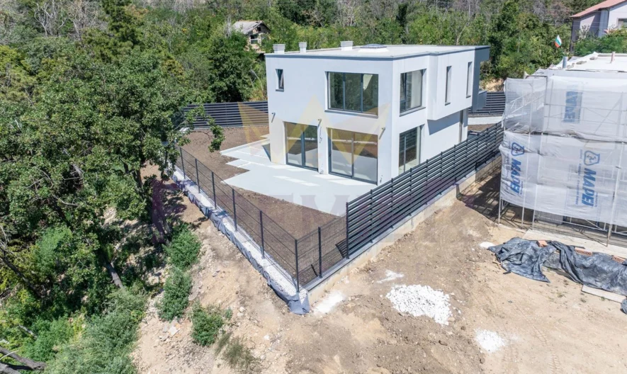 Луксозни къщи с ТОП ПАНОРАМА КЪМ ЦЕЛИЯТ ГРАД в м-т Пчелина, гр. Варна -  - снимка 40 - Имоти Премиер