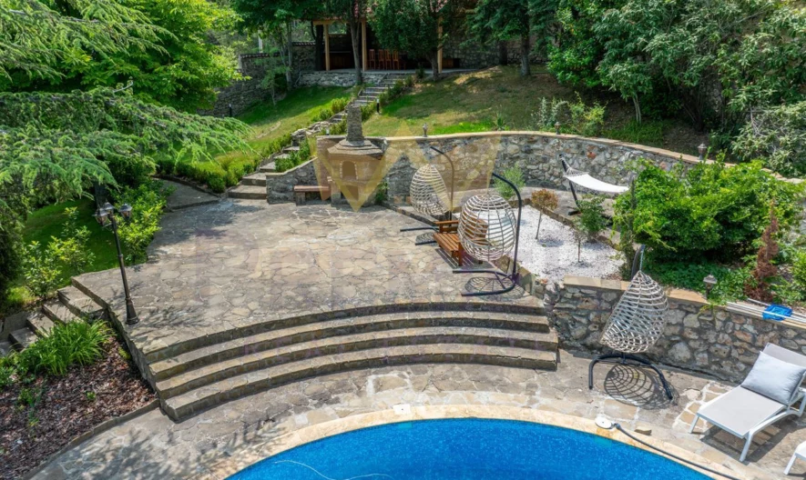 Луксозно имение в село Рогачево - - снимка 40 - Имоти Премиер