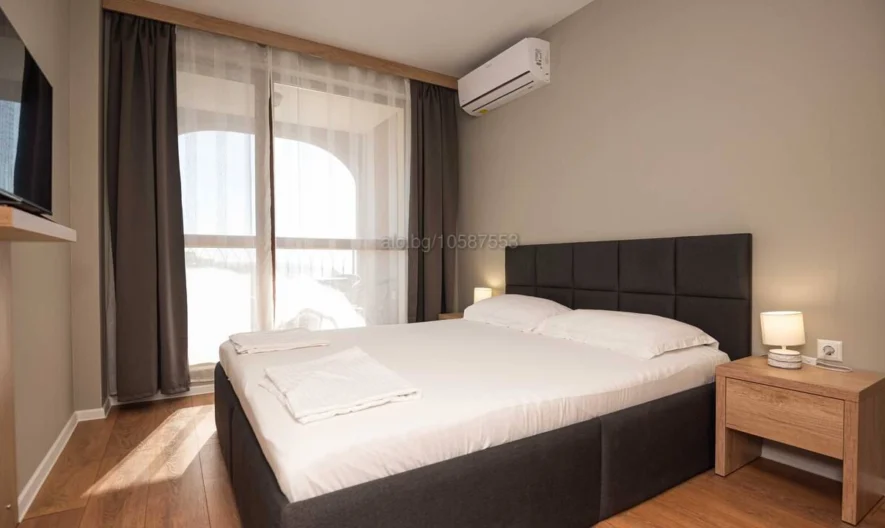 Луксозно обзаведен двустаен апартамент с впечатляваща морска гледка - - снимка 11 - Имоти Премиер