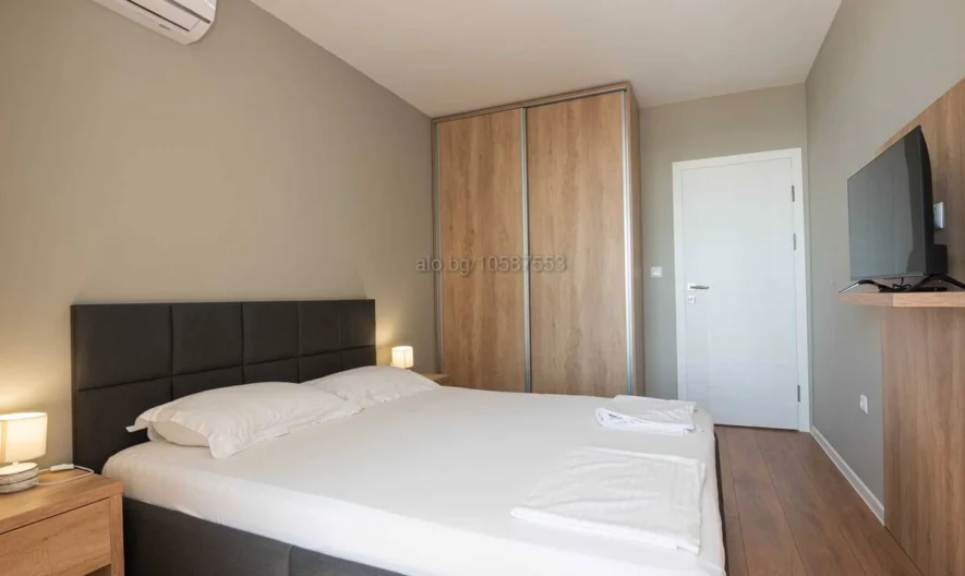 Луксозно обзаведен двустаен апартамент с впечатляваща морска гледка - - снимка 12 - Имоти Премиер