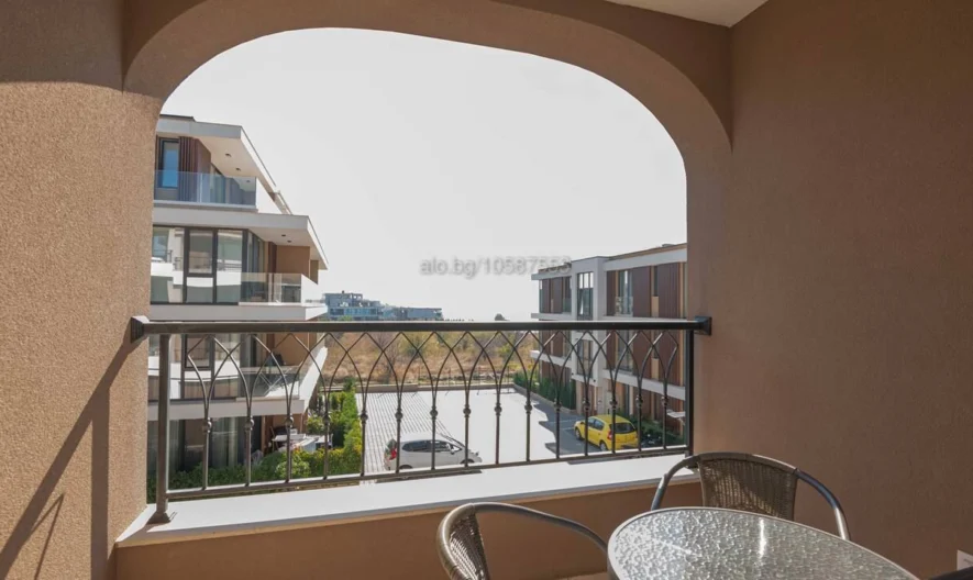 Луксозно обзаведен двустаен апартамент с впечатляваща морска гледка - - снимка 13 - Имоти Премиер