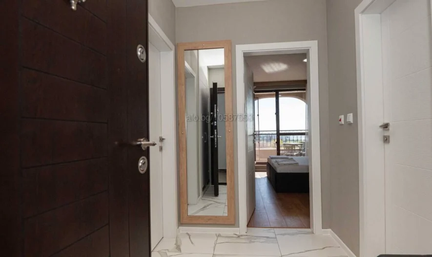 Луксозно обзаведен двустаен апартамент с впечатляваща морска гледка - - снимка 17 - Имоти Премиер