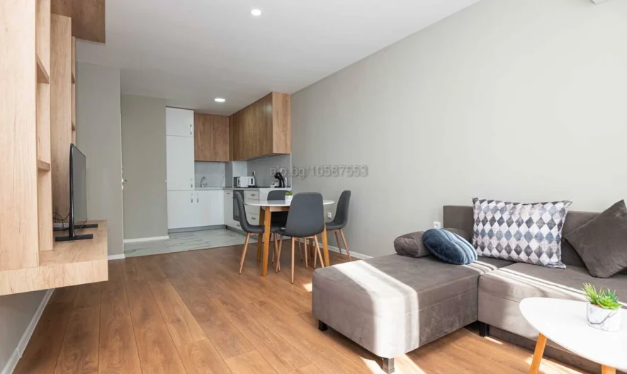 Луксозно обзаведен двустаен апартамент с впечатляваща морска гледка - - снимка 2 - Имоти Премиер