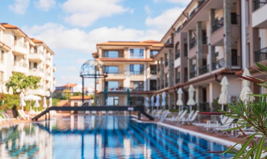 Луксозно обзаведен двустаен апартамент с впечатляваща морска гледка - - снимка 20 - Имоти Премиер