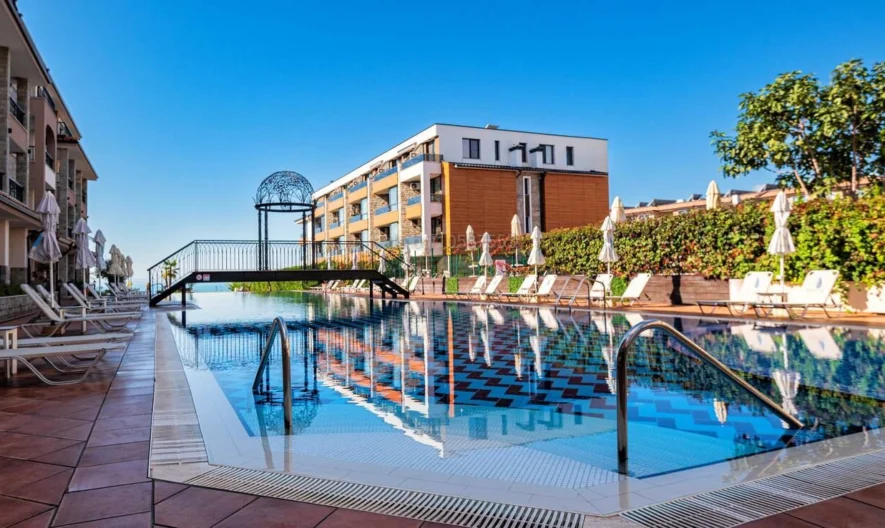 Луксозно обзаведен двустаен апартамент с впечатляваща морска гледка - - снимка 25 - Имоти Премиер