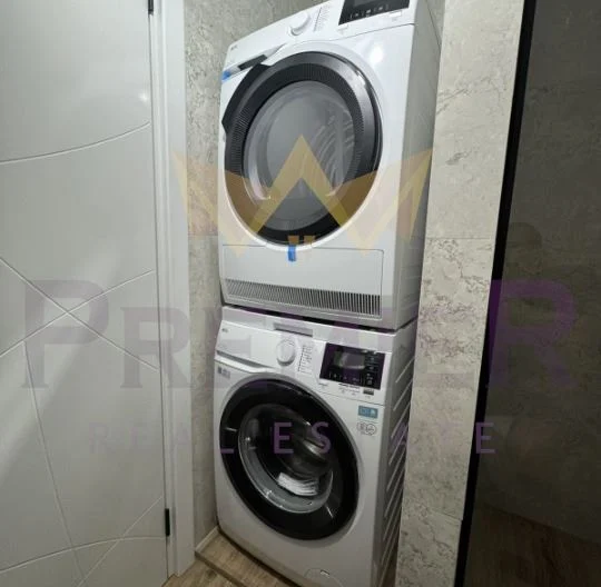 Луксозно Обзаведен Двустаен Апартамент в ж.к. Малинова Долина - - снимка 12 - Имоти Премиер