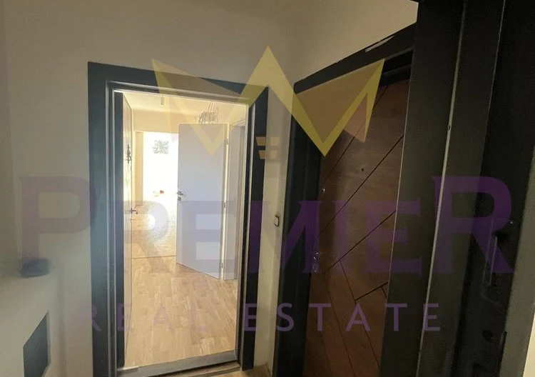 Луксозно обзаведен тристаен апартамент в Идеален Център -  - снимка 13 - Имоти Премиер