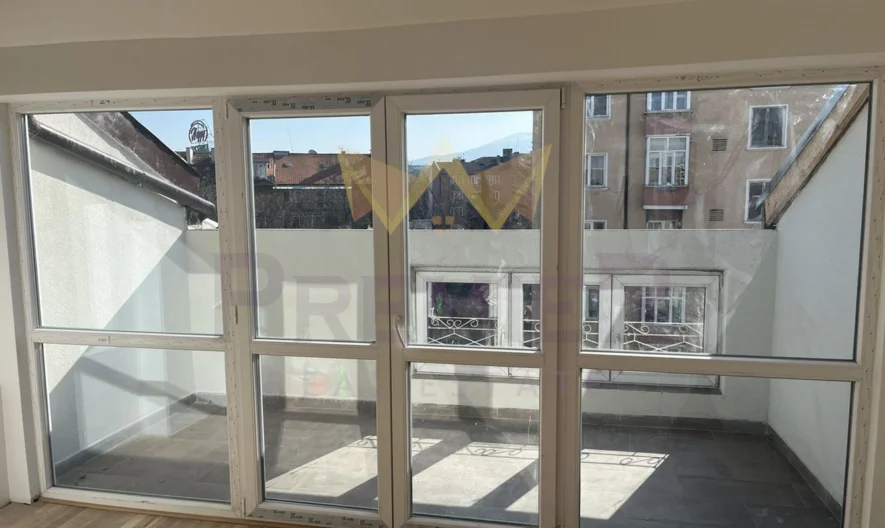 Луксозно обзаведен тристаен апартамент в Идеален Център -  - снимка 16 - Имоти Премиер