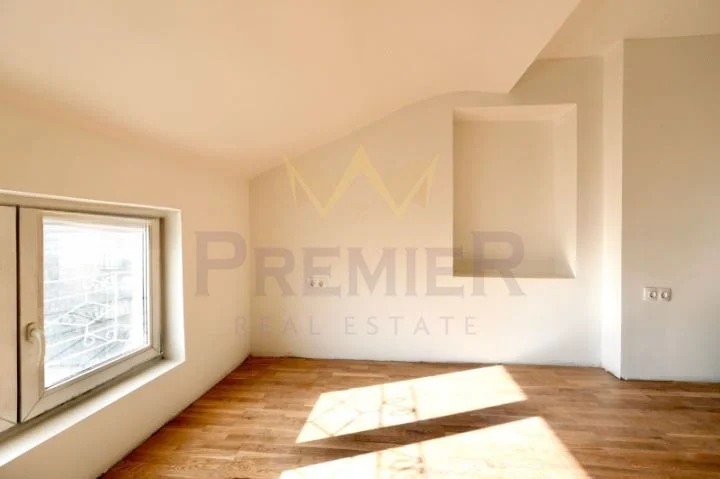 Луксозно обзаведен тристаен апартамент в Идеален Център - - снимка 4 - Имоти Премиер