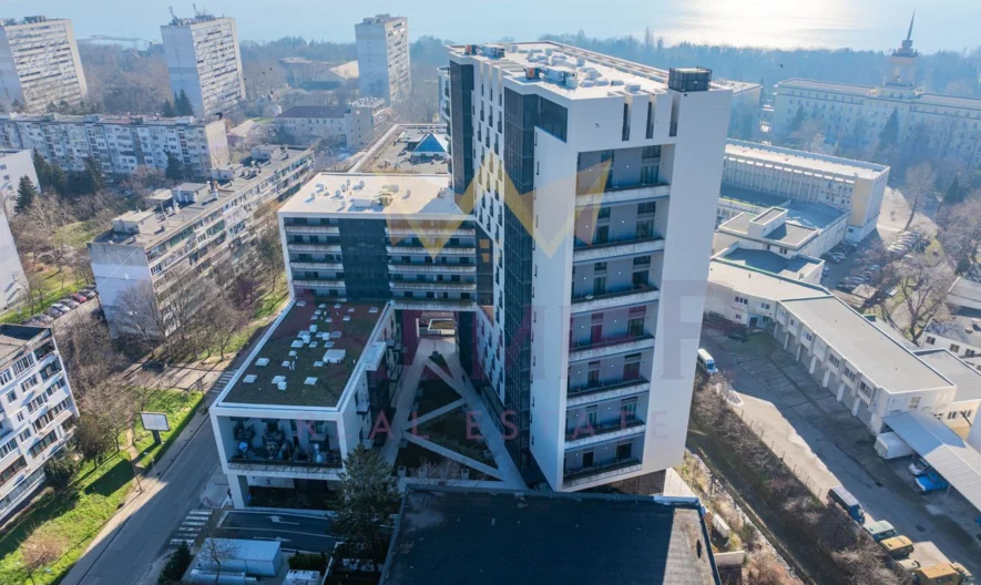 Луксозно обзаведен тристаен апартемент в гр.Варна - - снимка 24 - Имоти Премиер