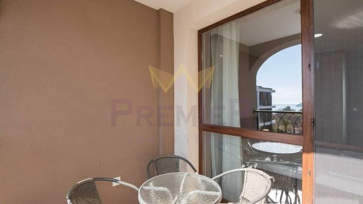 Luxuriously furnished two-room apartment with impressive sea views -  - snimka 14 - Imoti Premier