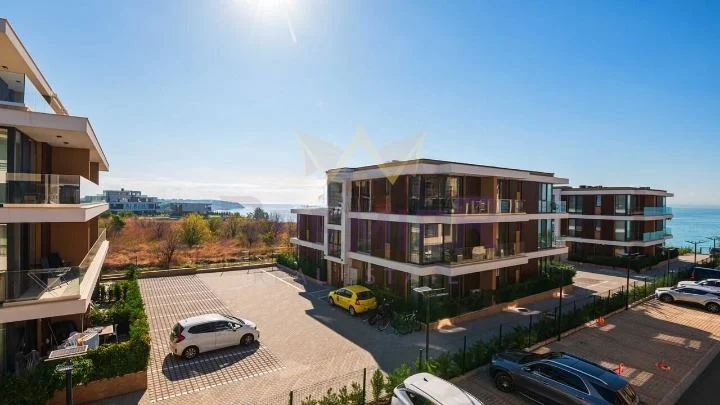 Luxuriously furnished two-room apartment with impressive sea views -  - snimka 18 - Imoti Premier