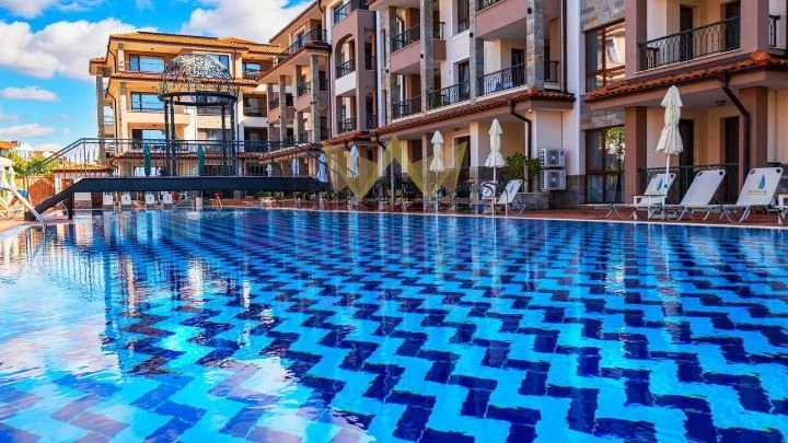 Luxuriously furnished two-room apartment with impressive sea views -  - snimka 20 - Imoti Premier