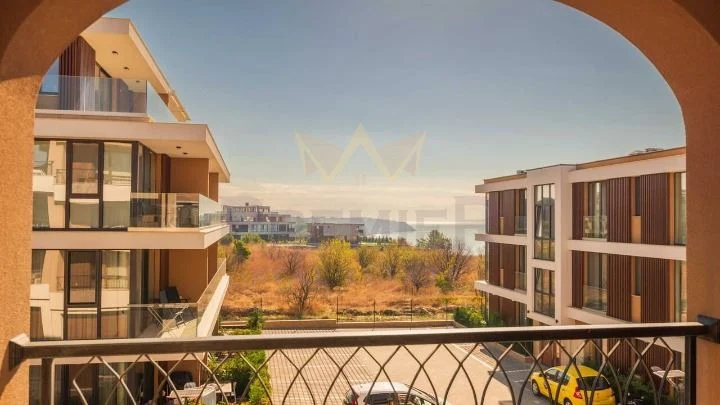 Luxuriously furnished two-room apartment with impressive sea views -  - snimka 22 - Imoti Premier